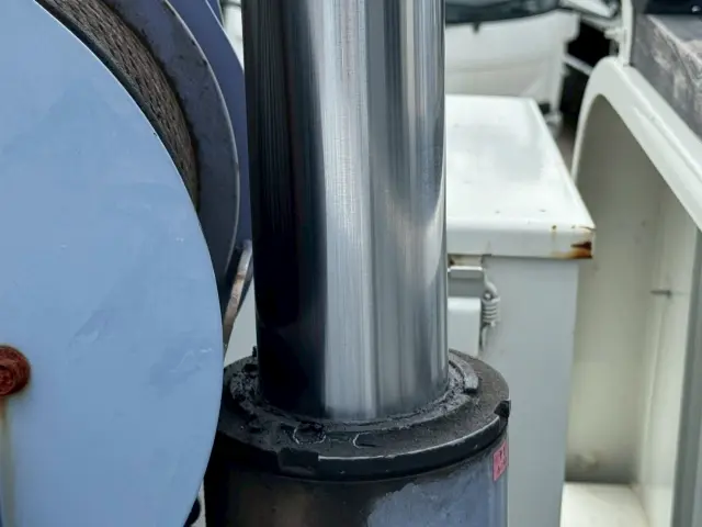 いすゞ エルフ BKG-NKR85R(2WD)の写真27