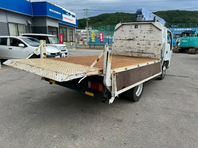 いすゞ エルフ BKG-NKR85R(2WD)の写真28