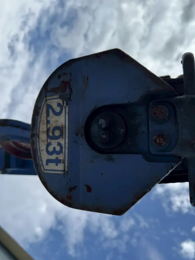 いすゞ エルフ BKG-NKR85R(2WD)の写真38