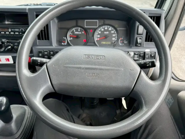 いすゞ エルフ BKG-NKR85R(2WD)の写真43