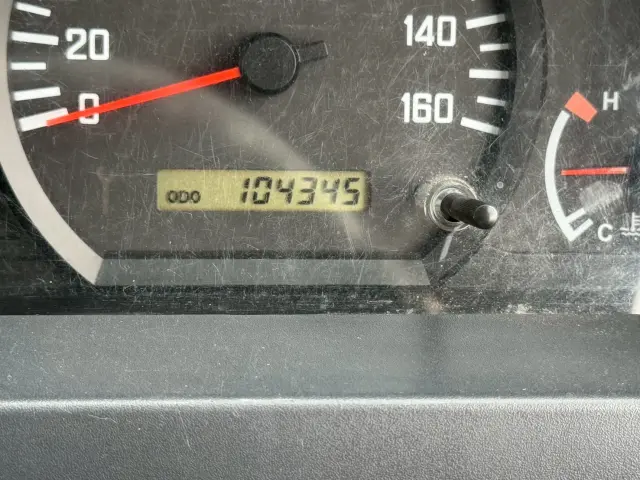 いすゞ エルフ BKG-NKR85R(2WD)の写真45