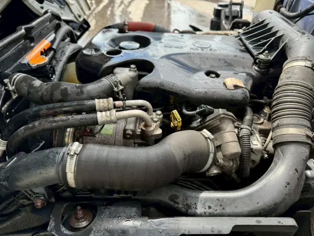 いすゞ エルフ BKG-NKR85R(2WD)の写真48