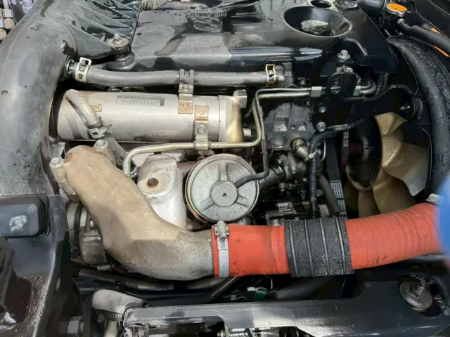 いすゞ エルフ BKG-NKR85R(2WD)の写真49