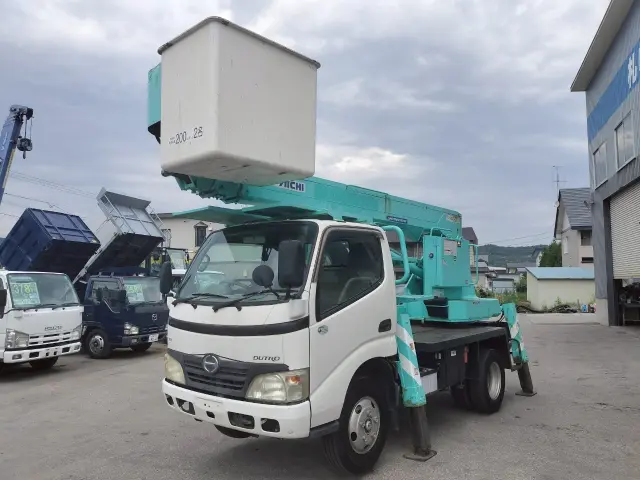 日野 デュトロ BDG-XZU304E(2WD)の写真1