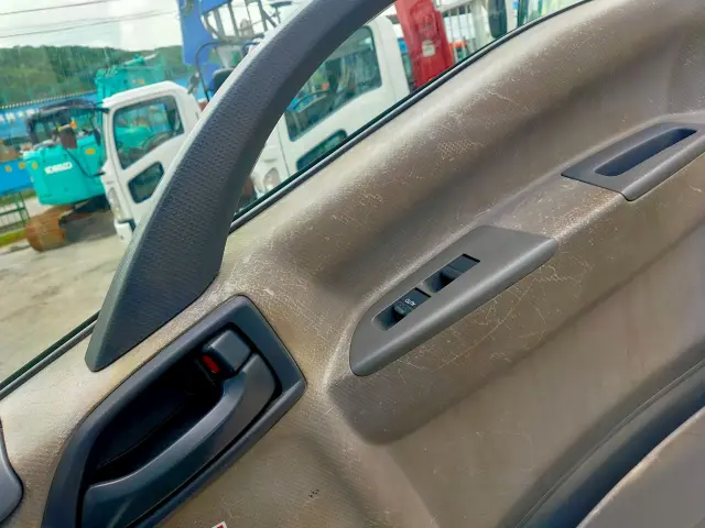 いすゞ エルフ PKG-FRR90S2の写真37