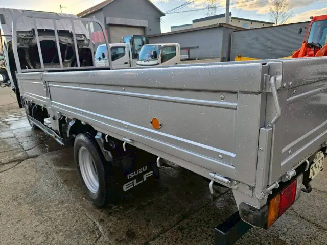 いすゞ エルフ SKG-NLS85AR(4WD)の写真9