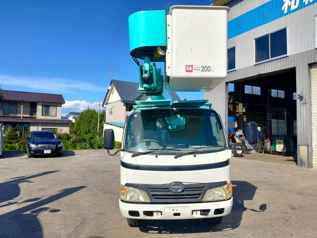 トヨタ ダイナ BDG-XZU304Eの写真2