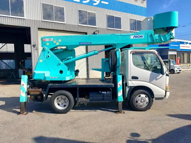 トヨタ ダイナ BDG-XZU304Eの写真4