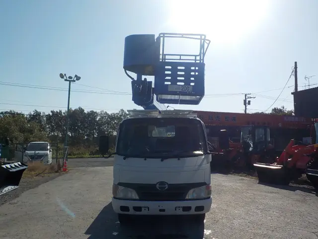 日野 デュトロ BDG-XZU304E(2WD)の写真2