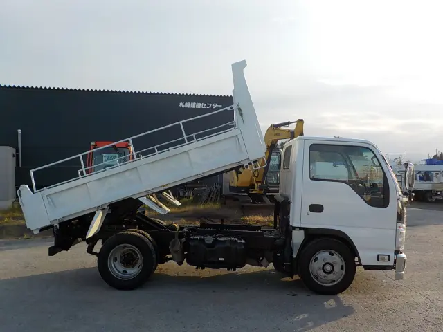 いすゞ エルフ TKG-NKR85AD(2WD)の写真4