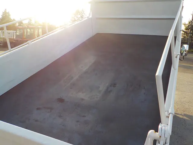 いすゞ エルフ TKG-NKR85AD(2WD)の写真10