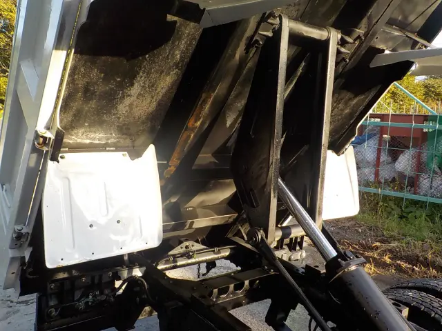 いすゞ エルフ TKG-NKR85AD(2WD)の写真31