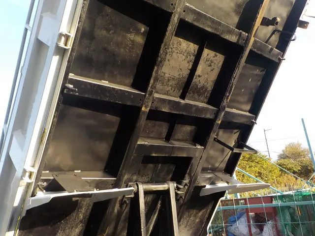 いすゞ エルフ TKG-NKR85AD(2WD)の写真32