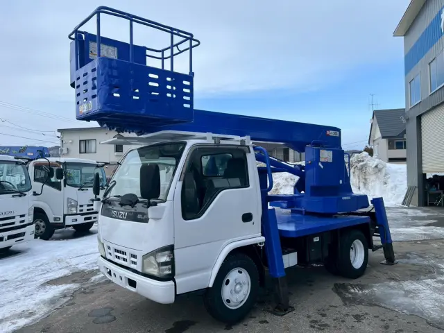 いすゞ エルフ PB-NKR81Nの写真1