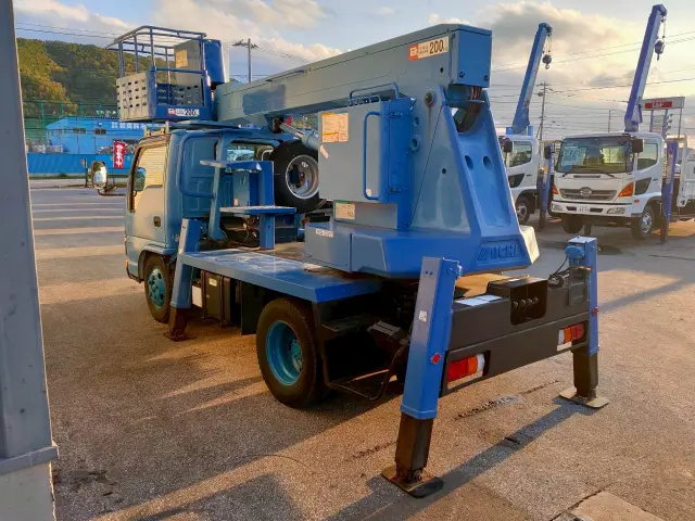 いすゞ エルフ PB-NKR81Nの写真2