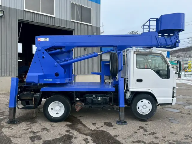 いすゞ エルフ PB-NKR81Nの写真4