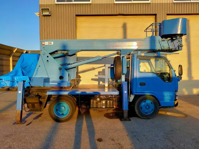 いすゞ エルフ PB-NKR81Nの写真5