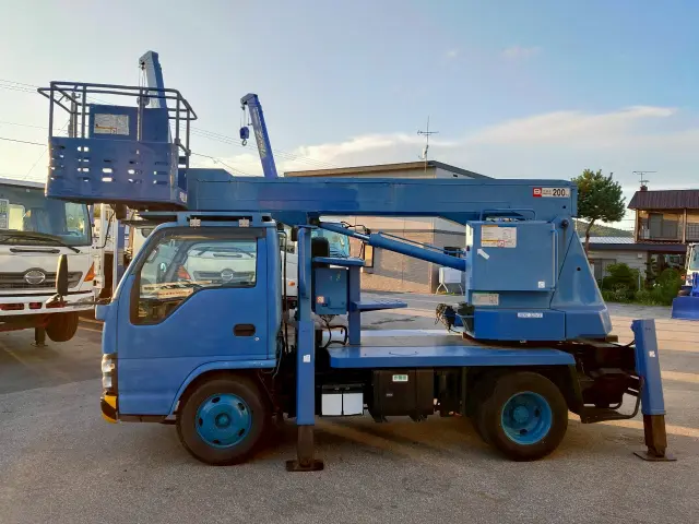 いすゞ エルフ PB-NKR81Nの写真8