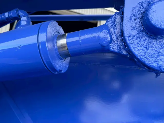 いすゞ エルフ PB-NKR81Nの写真9