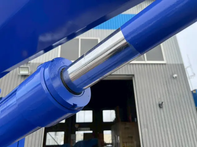 いすゞ エルフ PB-NKR81Nの写真10