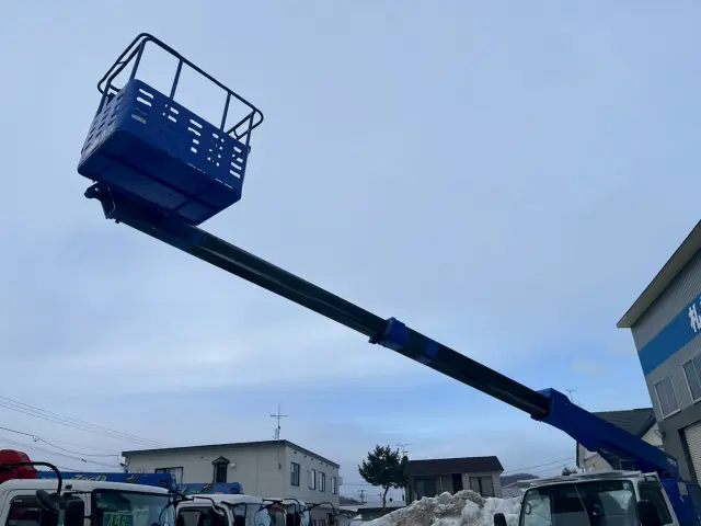 いすゞ エルフ PB-NKR81Nの写真15