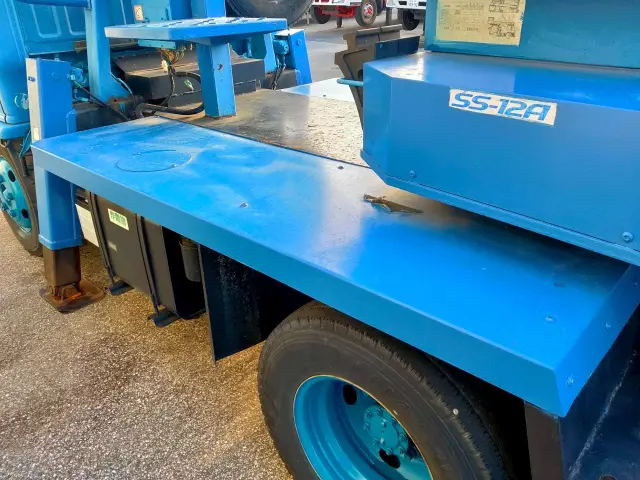 いすゞ エルフ PB-NKR81Nの写真16