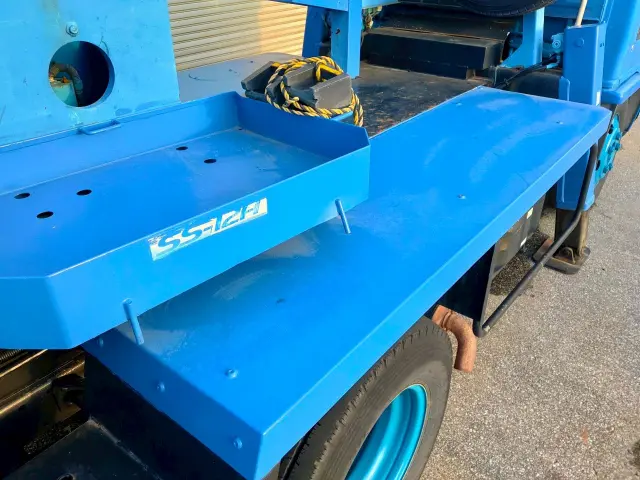 いすゞ エルフ PB-NKR81Nの写真17