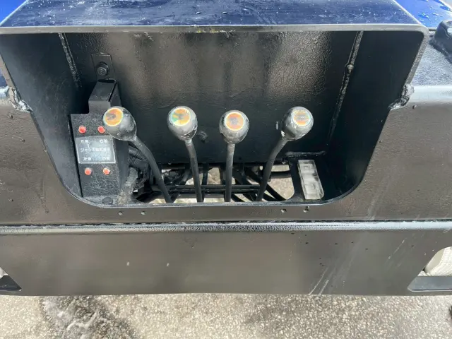 いすゞ エルフ PB-NKR81Nの写真20