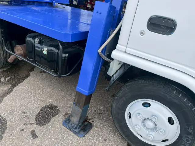 いすゞ エルフ PB-NKR81Nの写真22