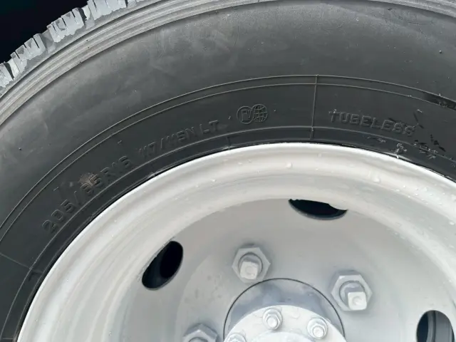 いすゞ エルフ PB-NKR81Nの写真23