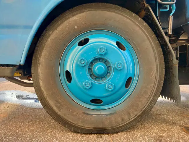 いすゞ エルフ PB-NKR81Nの写真24