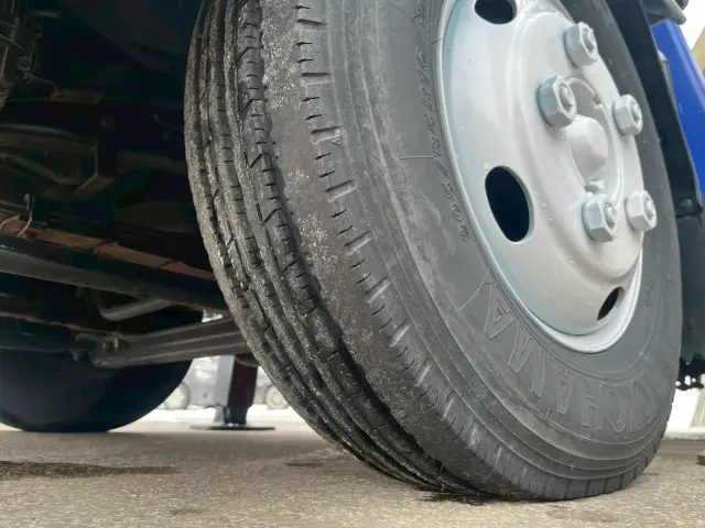 いすゞ エルフ PB-NKR81Nの写真24