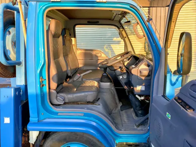 いすゞ エルフ PB-NKR81Nの写真31