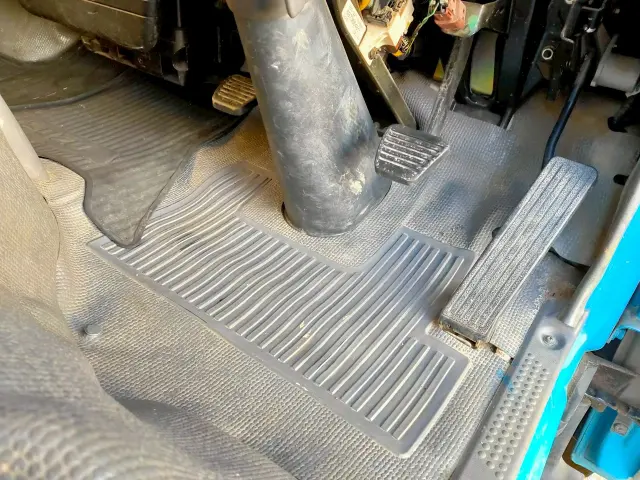 いすゞ エルフ PB-NKR81Nの写真36