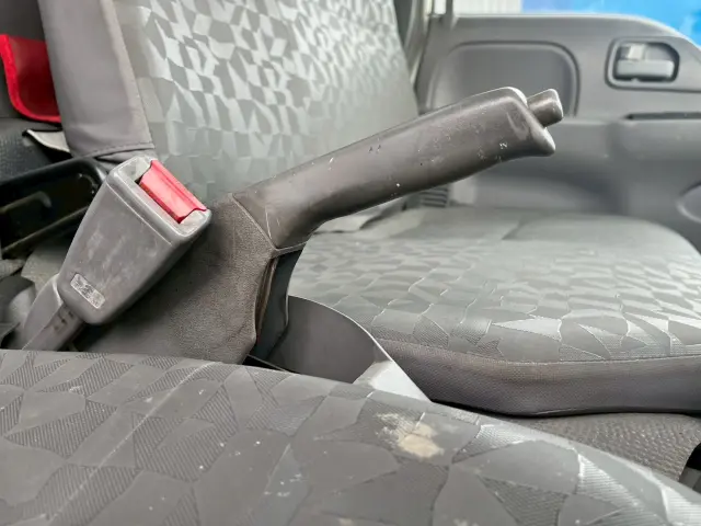 いすゞ エルフ PB-NKR81Nの写真37