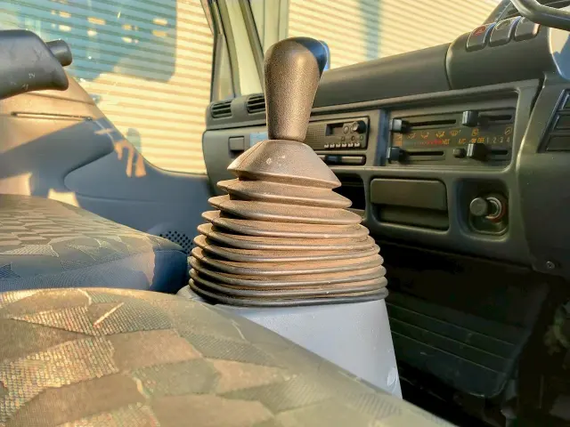 いすゞ エルフ PB-NKR81Nの写真41