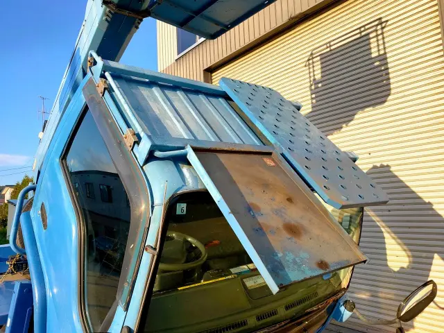 いすゞ エルフ PB-NKR81Nの写真45