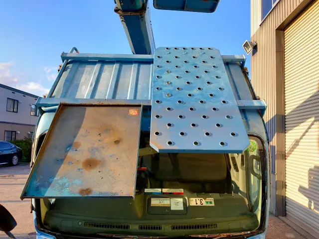 いすゞ エルフ PB-NKR81Nの写真46