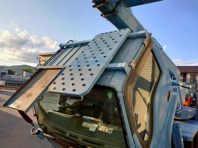 いすゞ エルフ PB-NKR81Nの写真47