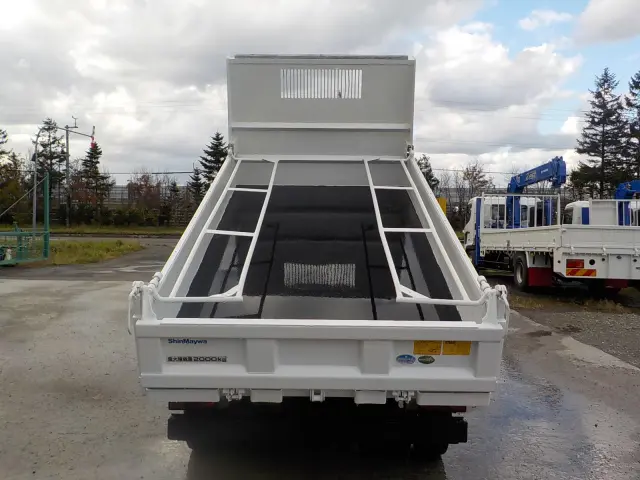 いすゞ エルフ TPG-NKR85AN(2WD)の写真6