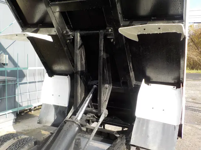 いすゞ エルフ TPG-NKR85AN(2WD)の写真28