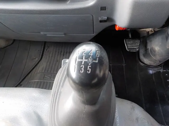 いすゞ エルフ TPG-NKR85AN(2WD)の写真38