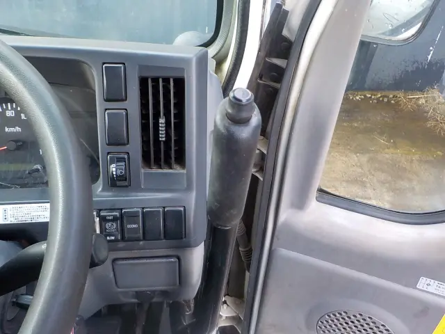 いすゞ エルフ TPG-NKR85AN(2WD)の写真44