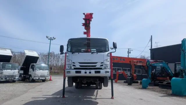 いすゞ エルフ TRG-NPR85AR(2WD)の写真2