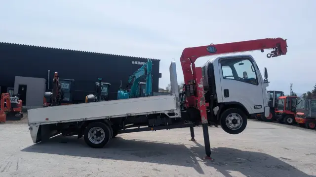 いすゞ エルフ TRG-NPR85AR(2WD)の写真4