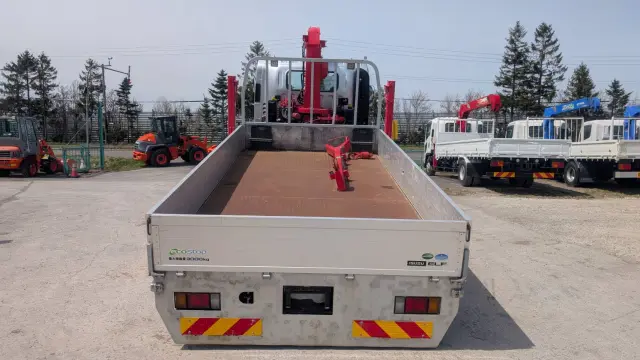 いすゞ エルフ TRG-NPR85AR(2WD)の写真6