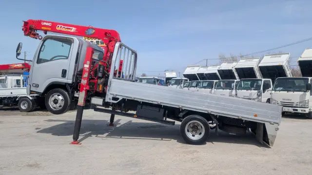 いすゞ エルフ TRG-NPR85AR(2WD)の写真8