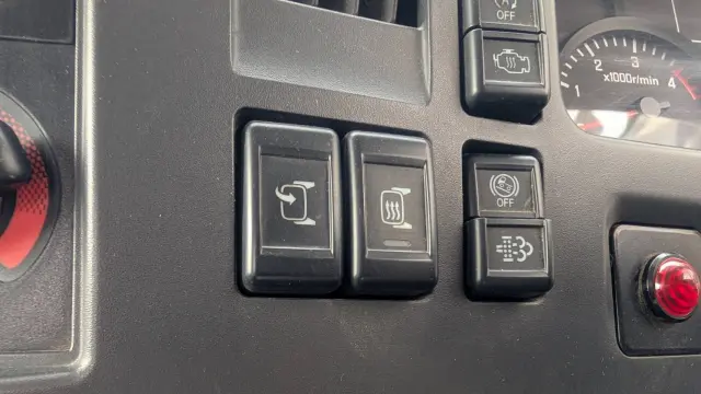 いすゞ エルフ TRG-NPR85AR(2WD)の写真44