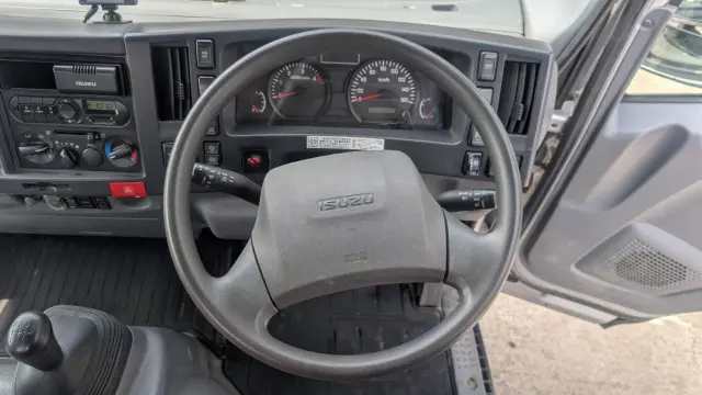 いすゞ エルフ TRG-NPR85AR(2WD)の写真50