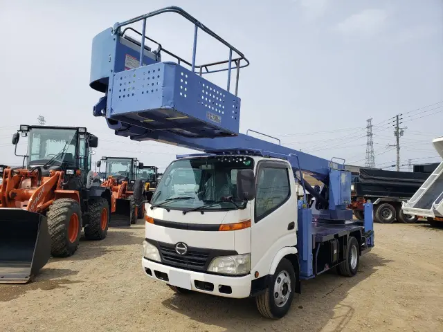 日野 デュトロ BDG-XZU334M(2WD)の写真1
